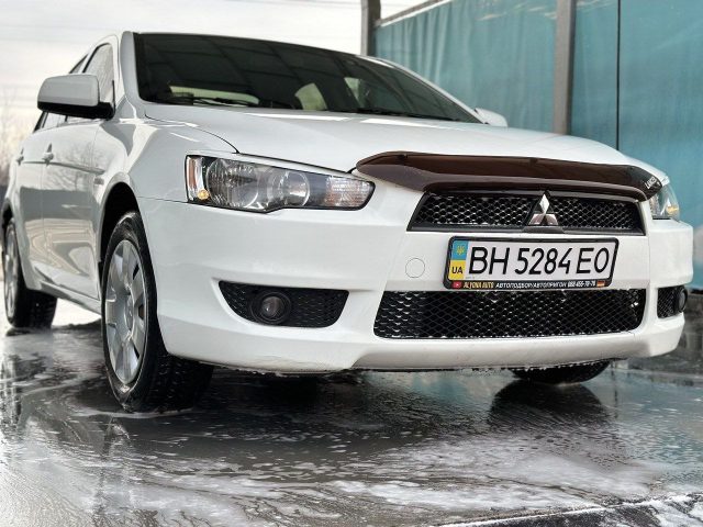 mitsubishi_lancer_1