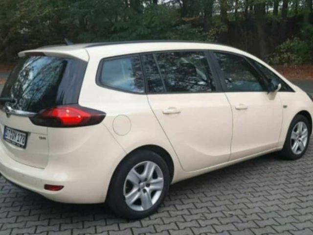 Opel Zafira 2014