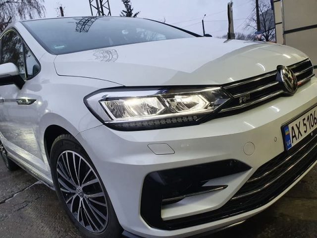 Volkswagen Touran R-Line 2017 7 мест пригнанный из Германии в Украине